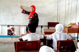 Pengangkatan Guru Honorer Jadi PNS Dipercepat